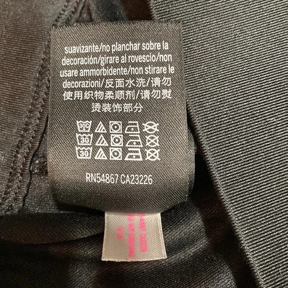 PINK Victoria’s Secret Ultimate lightly lined black sports bra S - Picture 9 of 10